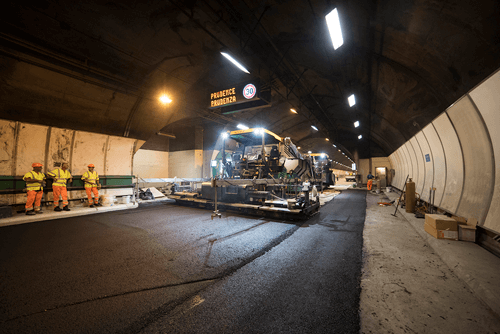 Photo des travaux de rénovation de la dalle de roulement au Tunnel du Mont Blanc